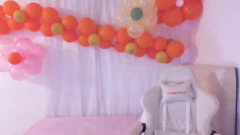 Snapshot of ana_ruuh chatting on 03-03-25, 08:32 Im anna but you can call me as you want online show from 03-03-25, 08:32