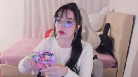 Snapshot of ana_ruuh chatting on 10-17-25, 09:28 Im anna but you can call me as you want online show from 10-17-25, 09:28