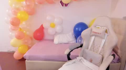 Im anna but you can call me as you want online show from 05-20-26, 11:33