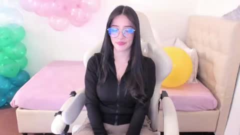 Im anna but you can call me as you want online show from 07-30-26, 08:30