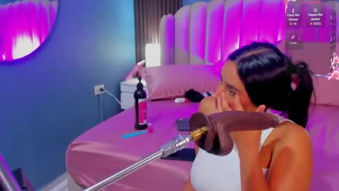 Snapshot of ana_sinclair chatting on 04-16-26, 04:02 Ana Maria online show from 04-16-26, 04:02