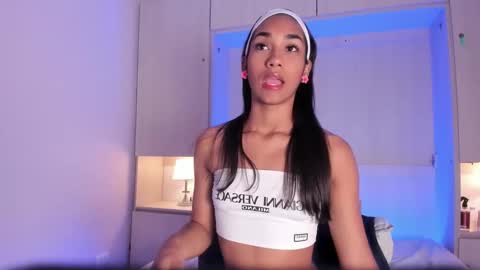 anaacollins_ online show from 02-05-26, 11:37