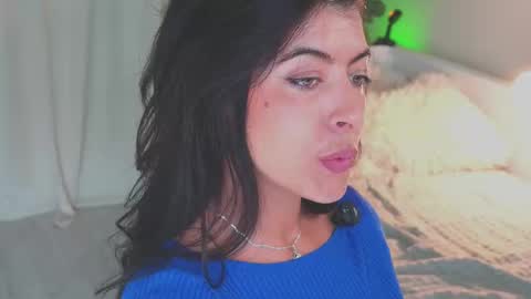 Snapshot of anabelcurvy chatting on 09-24-25, 01:25 anabelcurvy online show from 09-24-25, 01:25