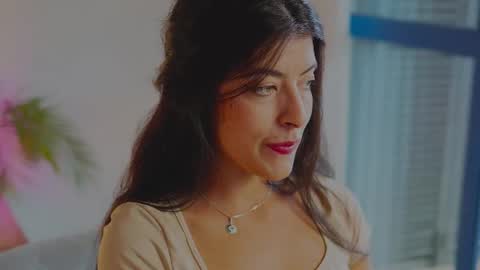 Snapshot of anabelcurvy chatting on 10-20-25, 02:06 anabelcurvy online show from 10-20-25, 02:06