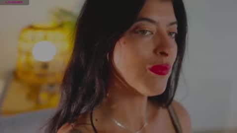 Snapshot of anabelcurvy chatting on 10-23-25, 01:32 anabelcurvy online show from 10-23-25, 01:32