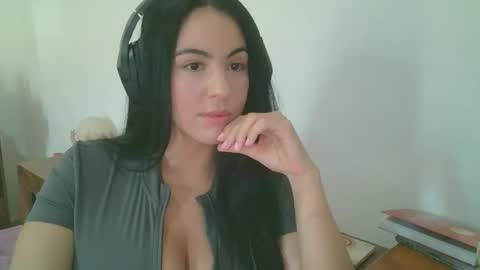Snapshot of anabelenogueira1 chatting on 05-28-26, 05:43 anabelenogueira1 online show from 05-28-26, 05:43