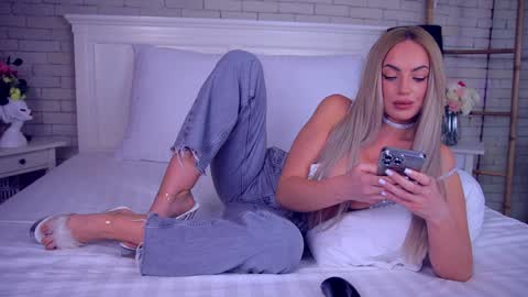 Snapshot of anabellastar chatting on 02-05-25, 07:39 anabellastar online show from 02-05-25, 07:39