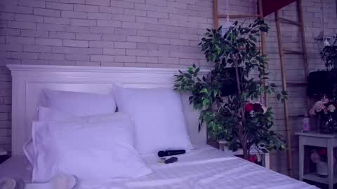 Snapshot of anabellastar chatting on 02-25-25, 10:47 anabellastar online show from 02-25-25, 10:47