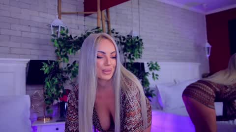 Snapshot of anabellastar chatting on 11-11-25, 04:45 anabellastar online show from 11-11-25, 04:45