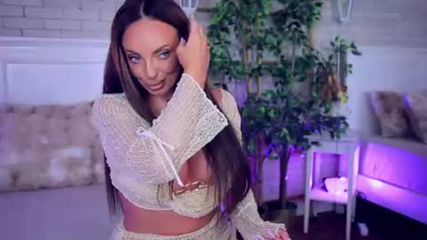 Snapshot of anabellastar chatting on 07-11-26, 03:53 anabellastar online show from 07-11-26, 03:53