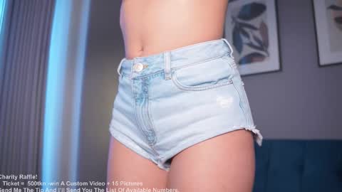 Snapshot of anablerd chatting on 11-14-25, 10:18 Ana -- Check and subscribe online show from 11-14-25, 10:18