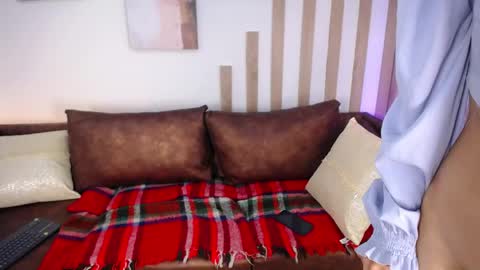 Snapshot of anaciet_evans chatting on 05-19-26, 03:57 Anaciet Evans online show from 05-19-26, 03:57