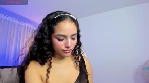 Anahi Curlie online show from 01-10-25, 03:18