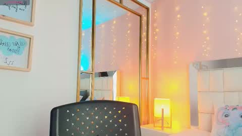 Anahi  online show from 03-15-26, 08:04