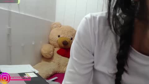 Anahi Browns online show from 10-06-25, 08:50