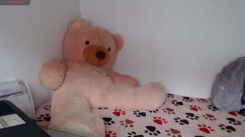 Anahi Browns online show from 03-04-26, 06:58