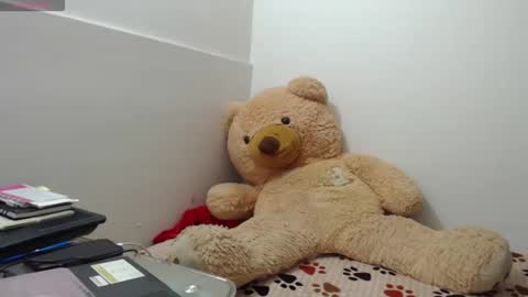 Anahi Browns online show from 03-18-26, 09:40