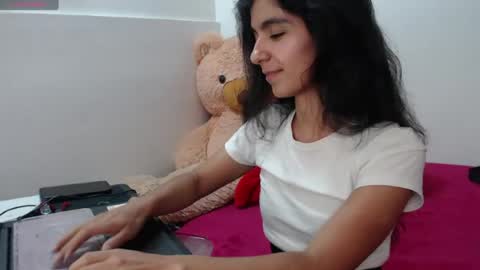 Anahi Browns online show from 08-03-26, 05:06