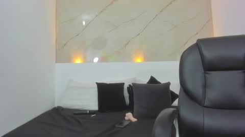 Snapshot of anahii_ruizz chatting on 02-18-25, 12:26 Anahii online show from 02-18-25, 12:26