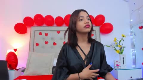 Snapshot of anahirivera chatting on 02-14-25, 11:53 Anahi Rivera online show from 02-14-25, 11:53