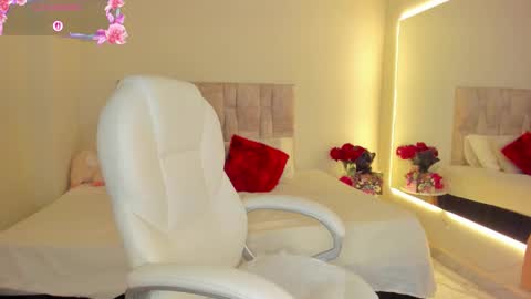 Snapshot of ananya_kay01 chatting on 01-16-26, 10:47 A N A my connection hours are from 600 pm to 12 pm Colombian time online show from 01-16-26, 10:47