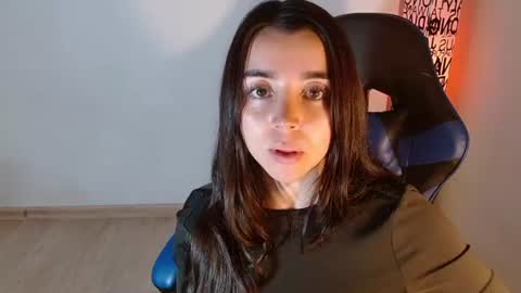 Snapshot of anarosse__ chatting on 06-11-26, 02:00 ana 3 online show from 06-11-26, 02:00