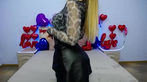 anastacyyellig online show from 02-03-25, 08:35