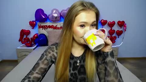 anastacyyellig online show from 02-04-25, 12:29