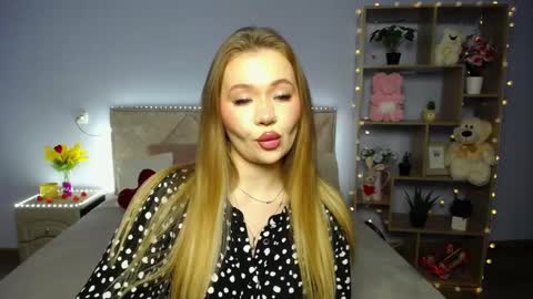 anastacyyellig online show from 03-08-25, 04:56