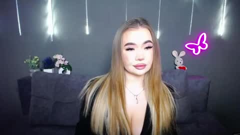 anastacyyellig online show from 04-24-26, 08:44