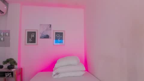 Snapshot of anastasia_lauren chatting on 01-07-26, 07:16 Ana online show from 01-07-26, 07:16