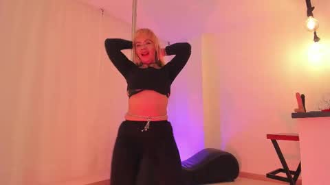 Ana 3 online show from 09-28-25, 03:56