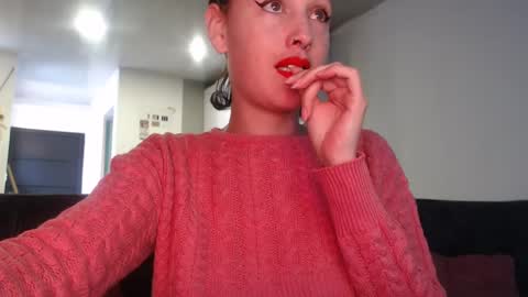 Snapshot of anasweet_69 chatting on 01-25-25, 08:42 ANA online show from 01-25-25, 08:42