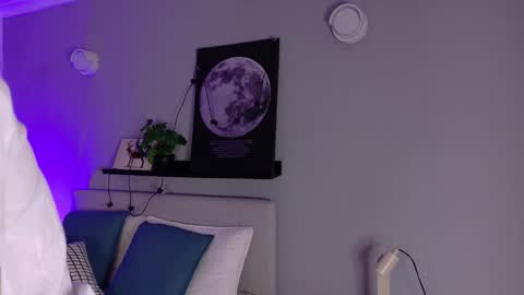 Kendra  online show from 03-11-26, 10:10