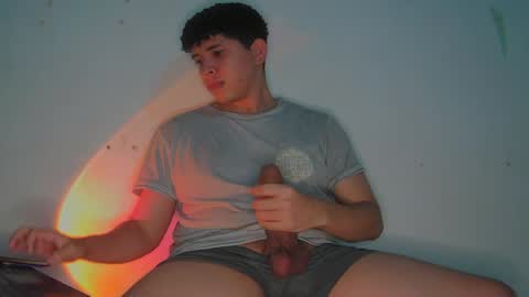 Snapshot of ancoder2912 chatting on 05-26-26, 04:52 Andres online show from 05-26-26, 04:52
