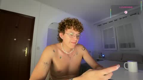Snapshot of anddres_boss chatting on 06-11-26, 09:57 Tell Me ANDRESS ----- online show from 06-11-26, 09:57