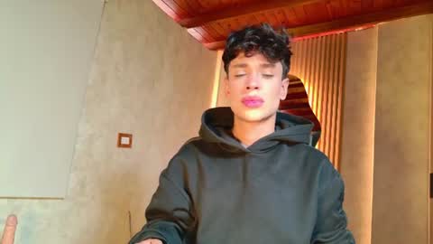 Ander  online show from 06-25-26, 01:04