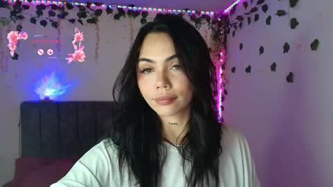 Andra de la Rosse online show from 05-31-26, 05:42