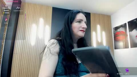 Cloe online show from 12-19-25, 03:46