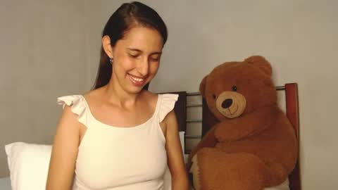 Snapshot of andre_sky_ chatting on 07-10-26, 10:12 A l e online show from 07-10-26, 10:12