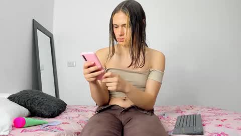 Andrea Cherry online show from 09-29-25, 06:24