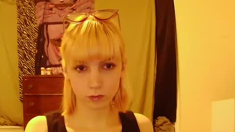Snapshot of andrea_davenport chatting on 11-24-25, 04:45 andrea online show from 11-24-25, 04:45