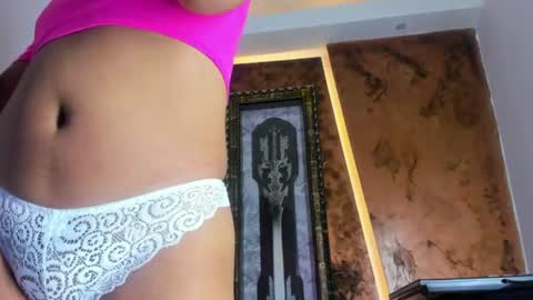 Snapshot of andrea_giraldo_ chatting on 07-12-26, 08:33 Andrea online show from 07-12-26, 08:33