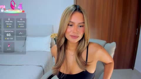 Snapshot of andrea_martini_ chatting on 09-11-25, 10:43 andrea online show from 09-11-25, 10:43