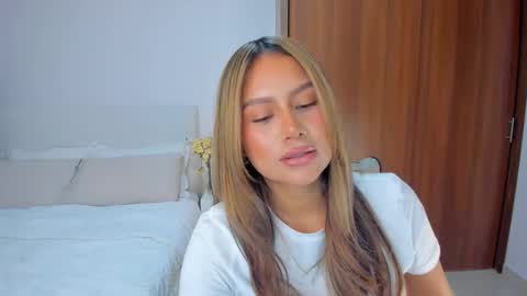 Snapshot of andrea_martini_ chatting on 09-16-25, 11:50 andrea online show from 09-16-25, 11:50