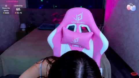 Andrea hereGMT7Mon Tue Wen ThFri Sat Su 0300am-0900am. online show from 02-03-25, 01:09