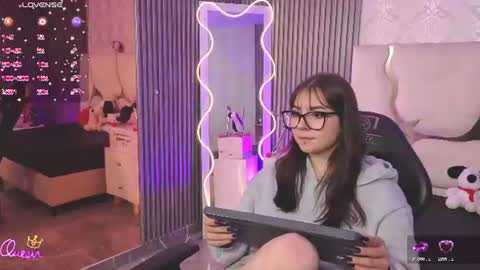 andrea_tay1 online show from 08-04-26, 07:38