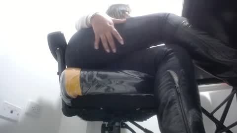 Snapshot of andrea_teacher chatting on 02-19-25, 11:14 Andrea Model trainer Luxury ST online show from 02-19-25, 11:14