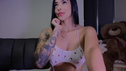 Snapshot of andrea_torres_ chatting on 05-07-26, 04:18 online show from 05-07-26, 04:18