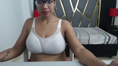 Snapshot of andrealopezxox chatting on 08-03-26, 01:16 ANDREA online show from 08-03-26, 01:16
